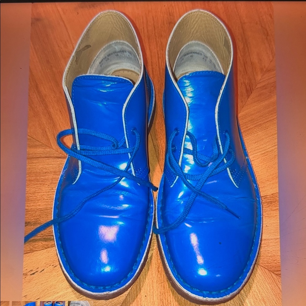 Men’s Clark’s Originals, Leather High top, Chuka Shoe Boots size 7M bright blue